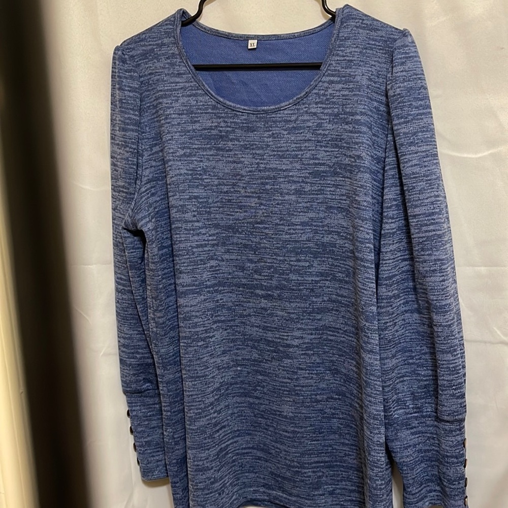 Women XL Marble Blue Shirt With Accent Button on Sleeves